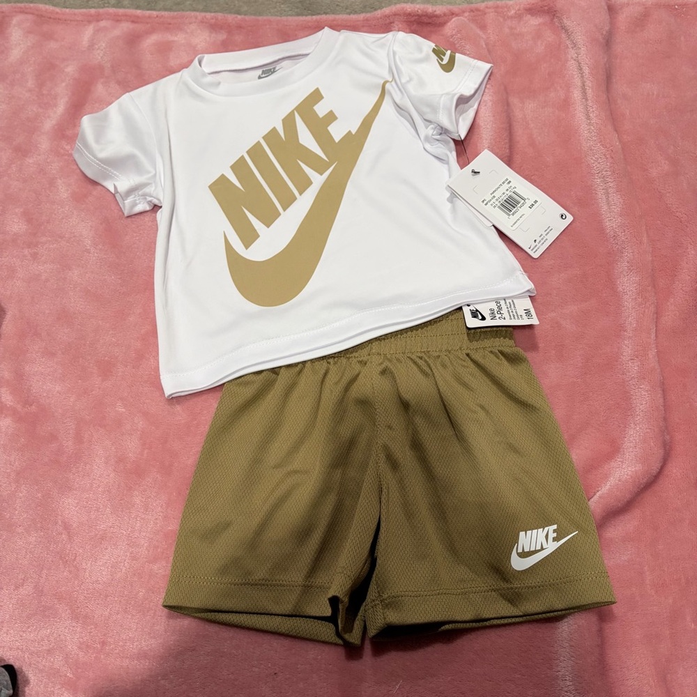 Nike boys toddler short set sz 18m  NEW